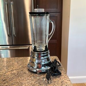 Vintage (c. 1993) Waring Commercial Blender in chrome